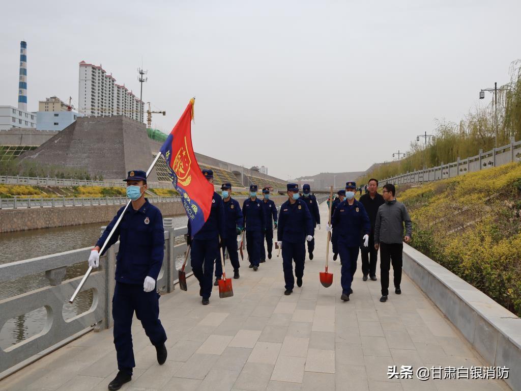 最新义务植树，绿化地球，共建美好家园